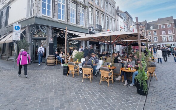 Terras De Zwaan & Proeflokaal