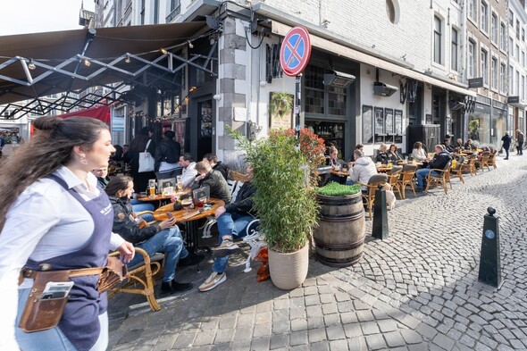 Terras De Zwaan & Proeflokaal