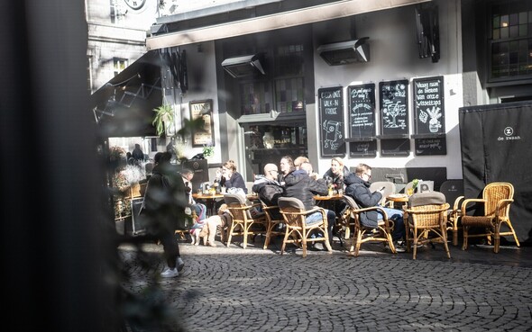 Terras De Zwaan & Proeflokaal